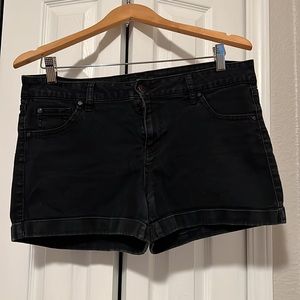 Celebrity Pink women’s black shorts